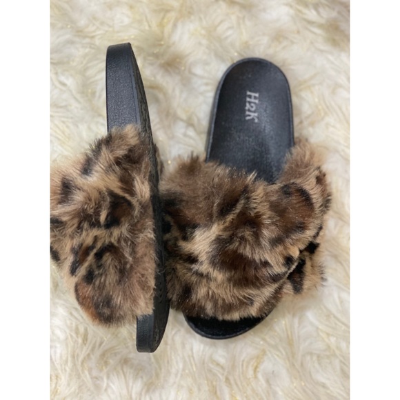 Leopard Print slides - Picture 3 of 5